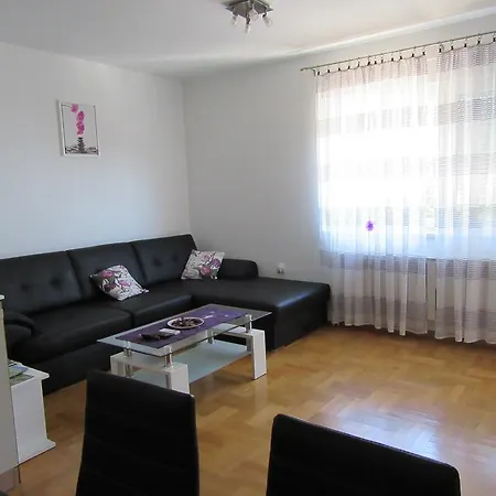 Luna Apartment
